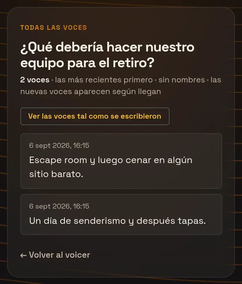 The open room on a phone in Spanish: the question, a count of two voices, a toggle reading “Ver las voces tal como se escribieron”, and two replies shown in Spanish.